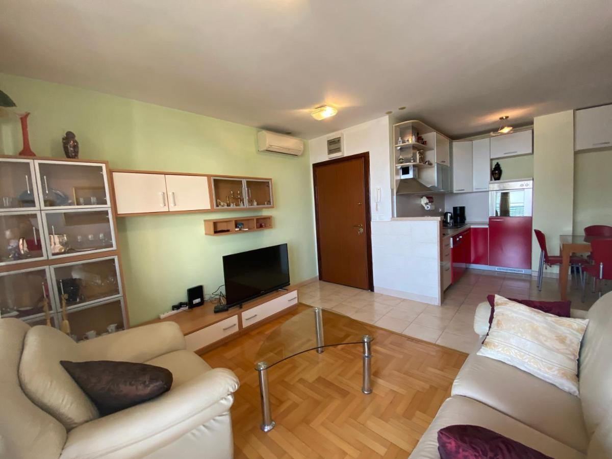 Znjan Apartment Split Exterior photo